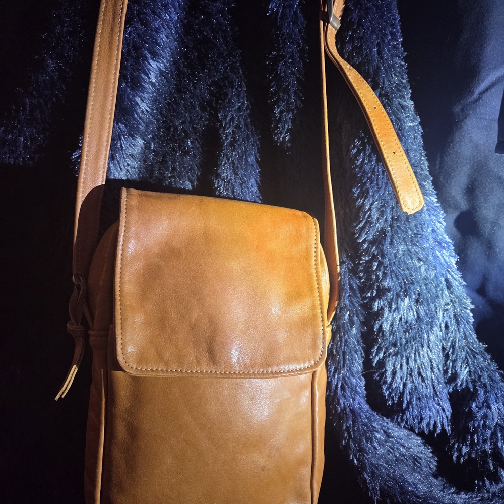 Ruff Hewn Cognac Brown Genuine Leather Crossbody Bag Vintage Distressed